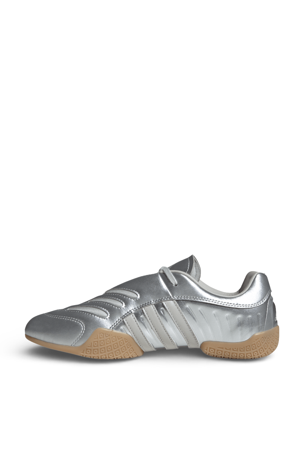 תמונה אחורית של סניקרס