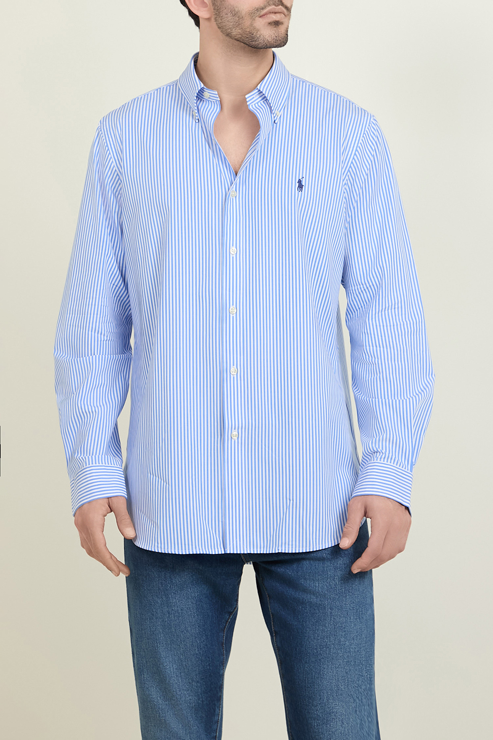 תמונת דוגמן קידמית של חולצה מכופתרת