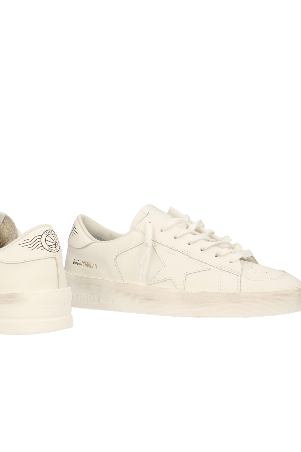 תמונת תקריב של נעלי סניקרס סטארדן