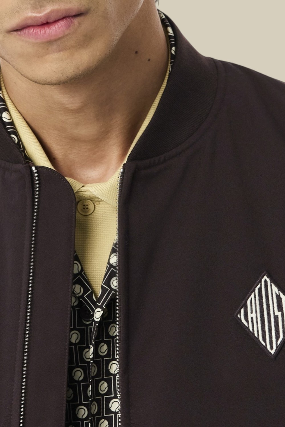 תמונת תקריב דוגמן של ז'קט בומבר