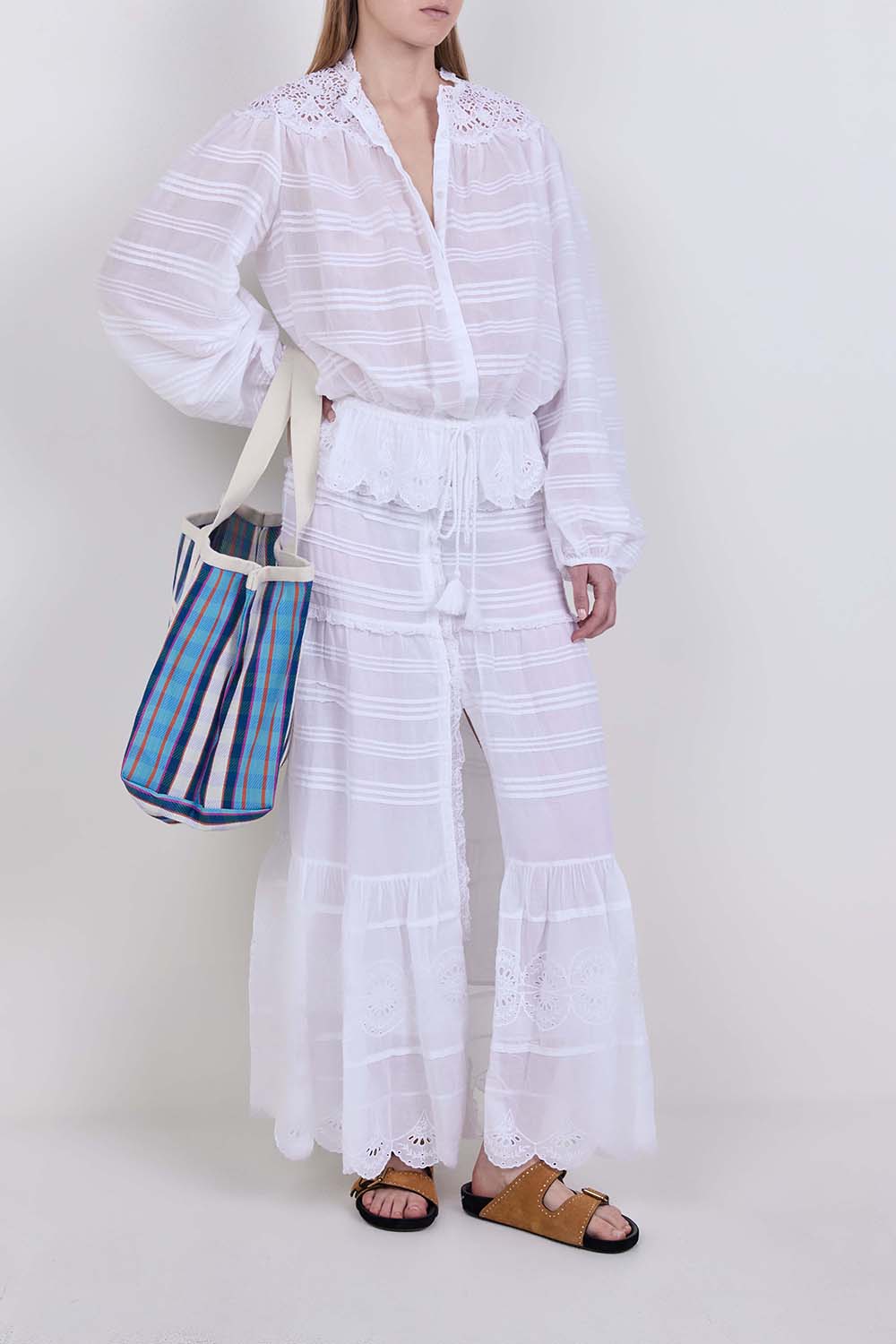 תמונת דוגמן קידמית של כפכפי סליידס