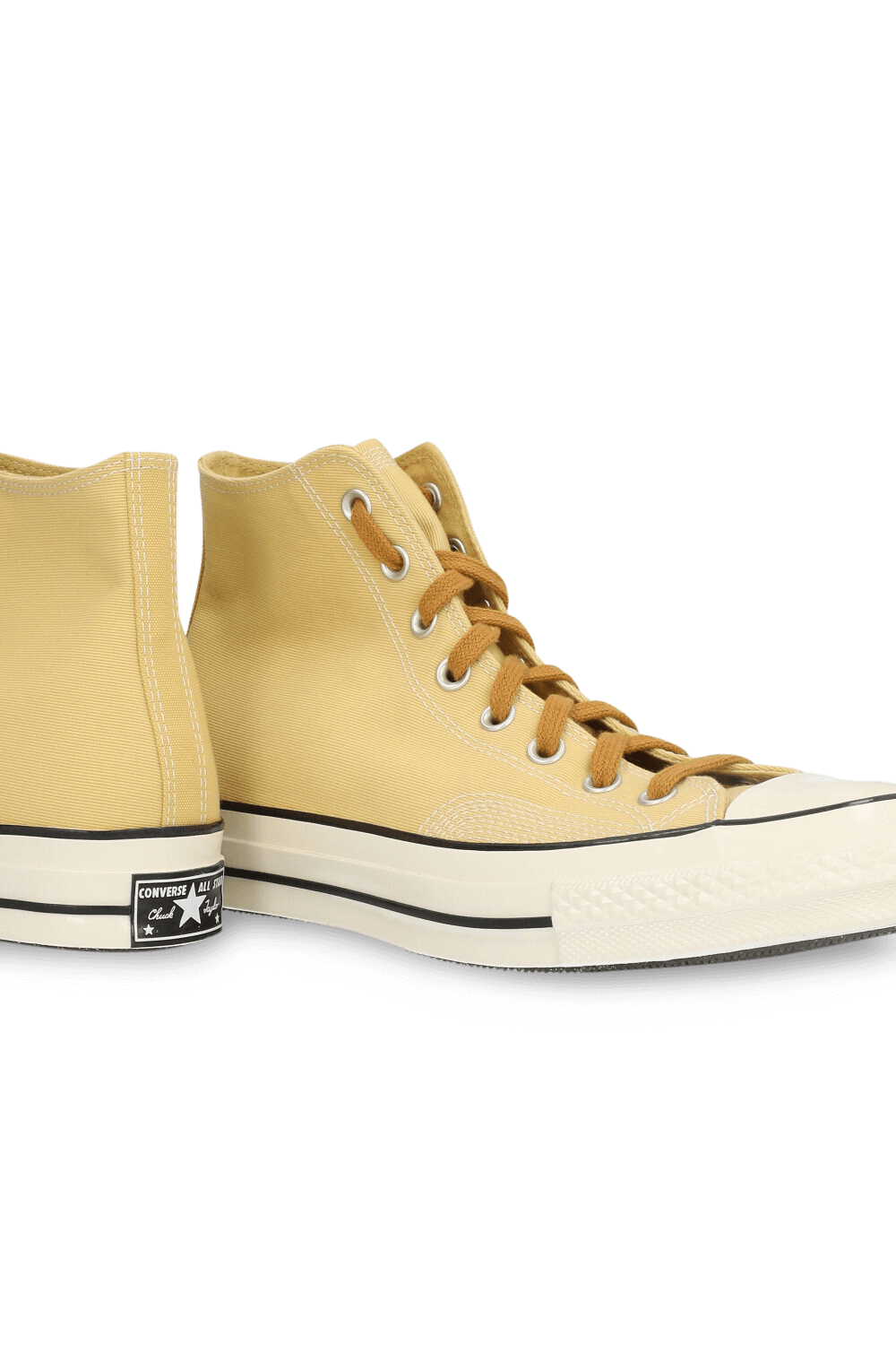 תמונת תקריב של נעלי סניקרס צ`אק 70