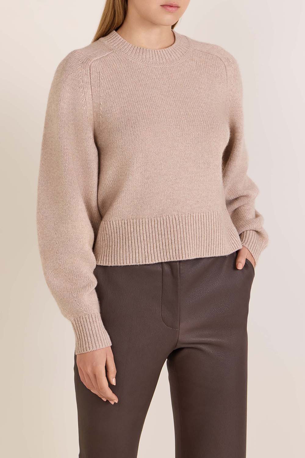 תמונת דוגמן קידמית של סריג צמר וקשמיר