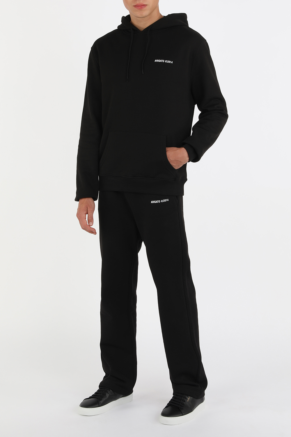 תמונת דוגמן קידמית של נעלי סניקרס קלין 90