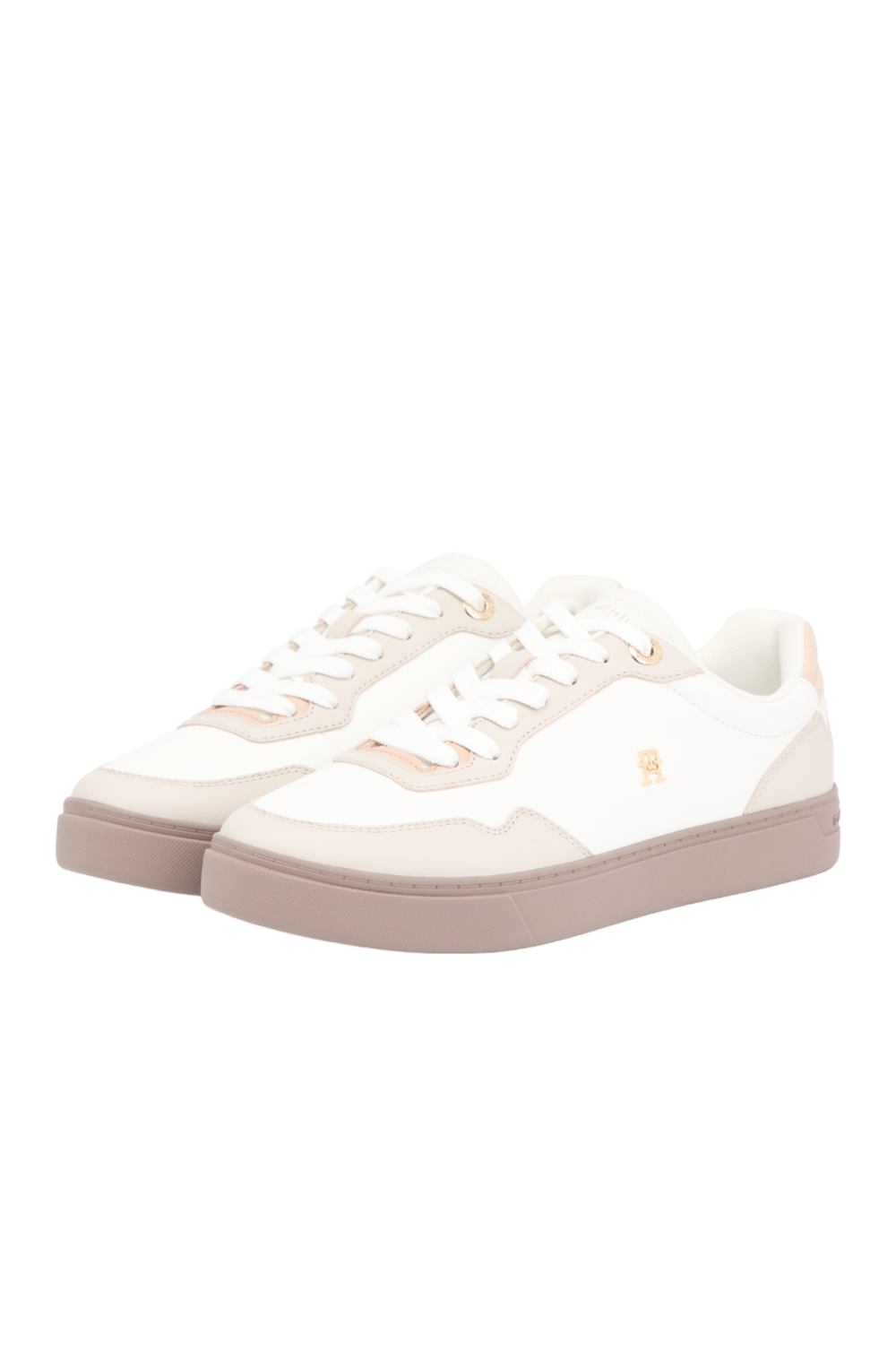 תמונת פנים של נעלי סניקרס