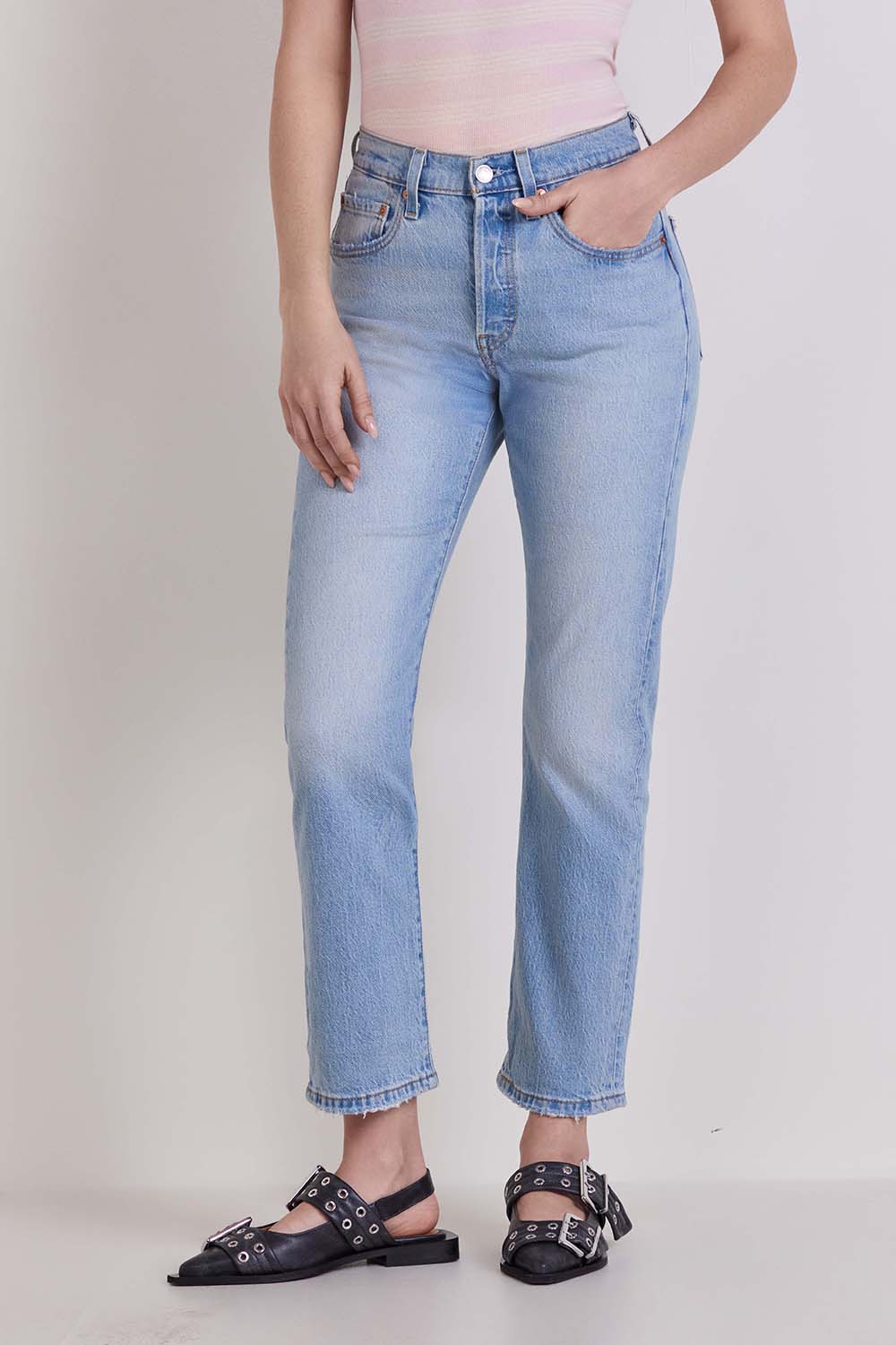 תמונת דוגמן קידמית של מכנסי ג'ינס 501