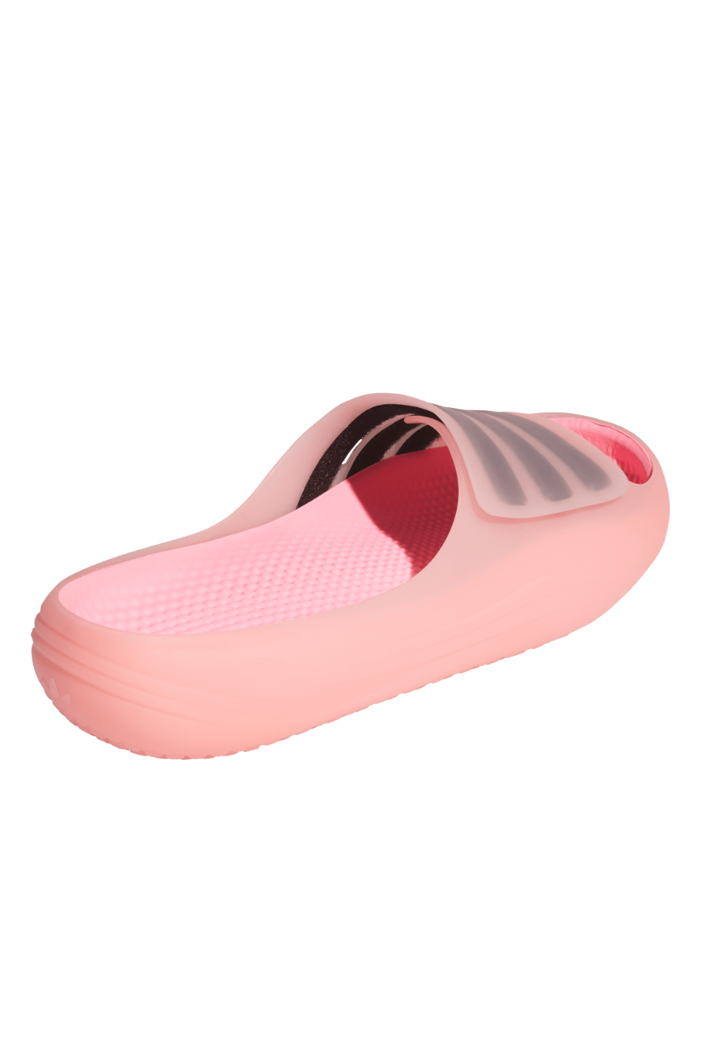 תמונת תקריב של כפכפי סליידס