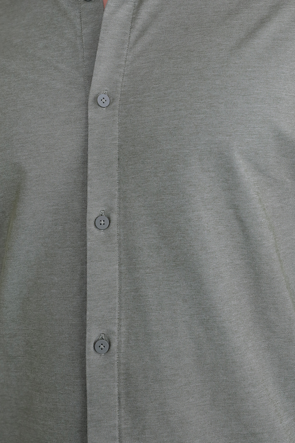 תמונת תקריב דוגמן של Commission Long Sleeve Shirt