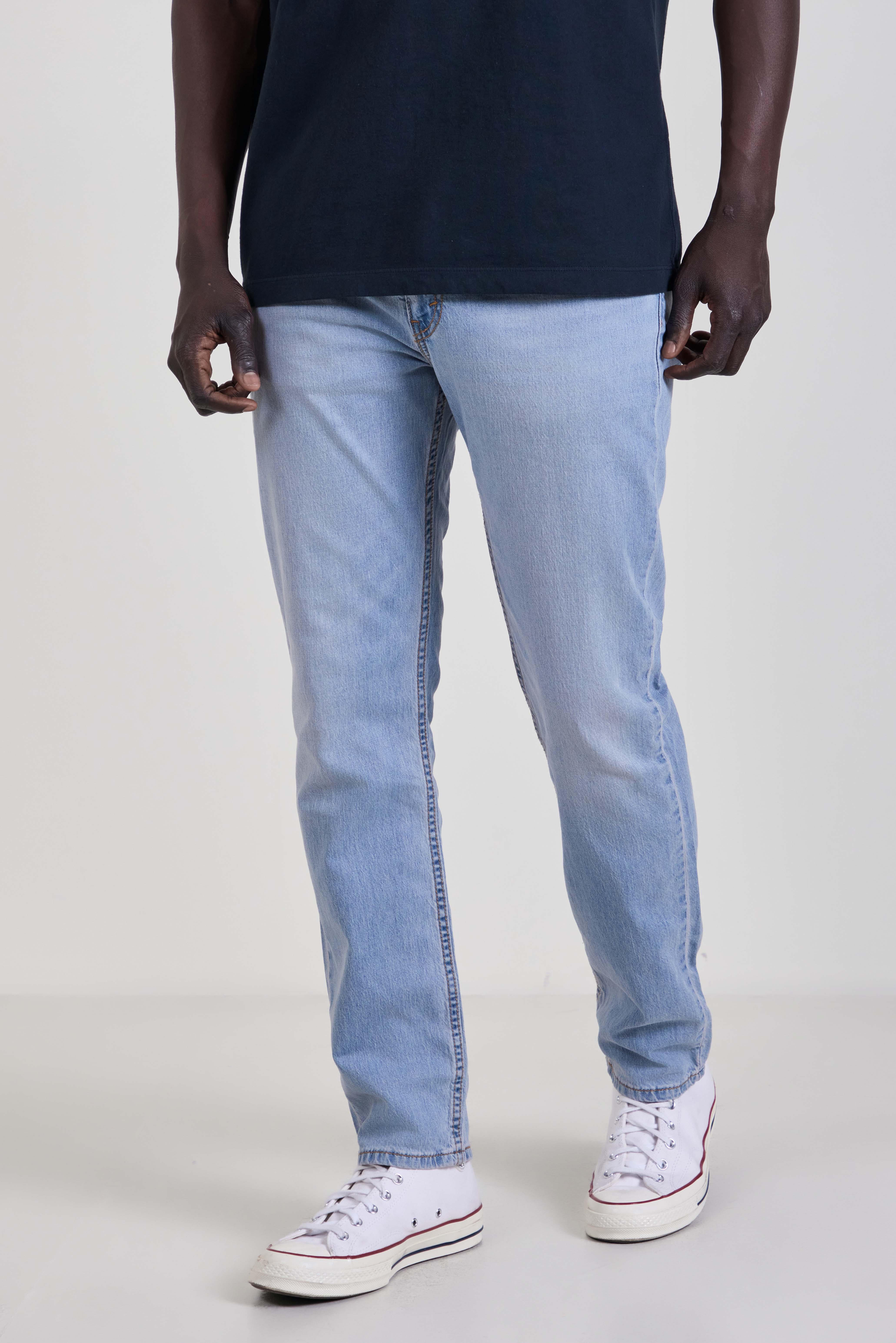 תמונת דוגמן קידמית של מכנסי ג'ינס 511 בגזרת סלים