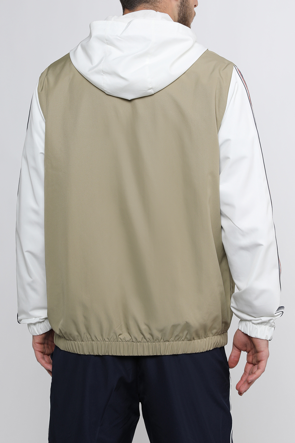 תמונת דוגמן אחורית של חליפה ספורטיבית מכנסי ג'וג וז'קט