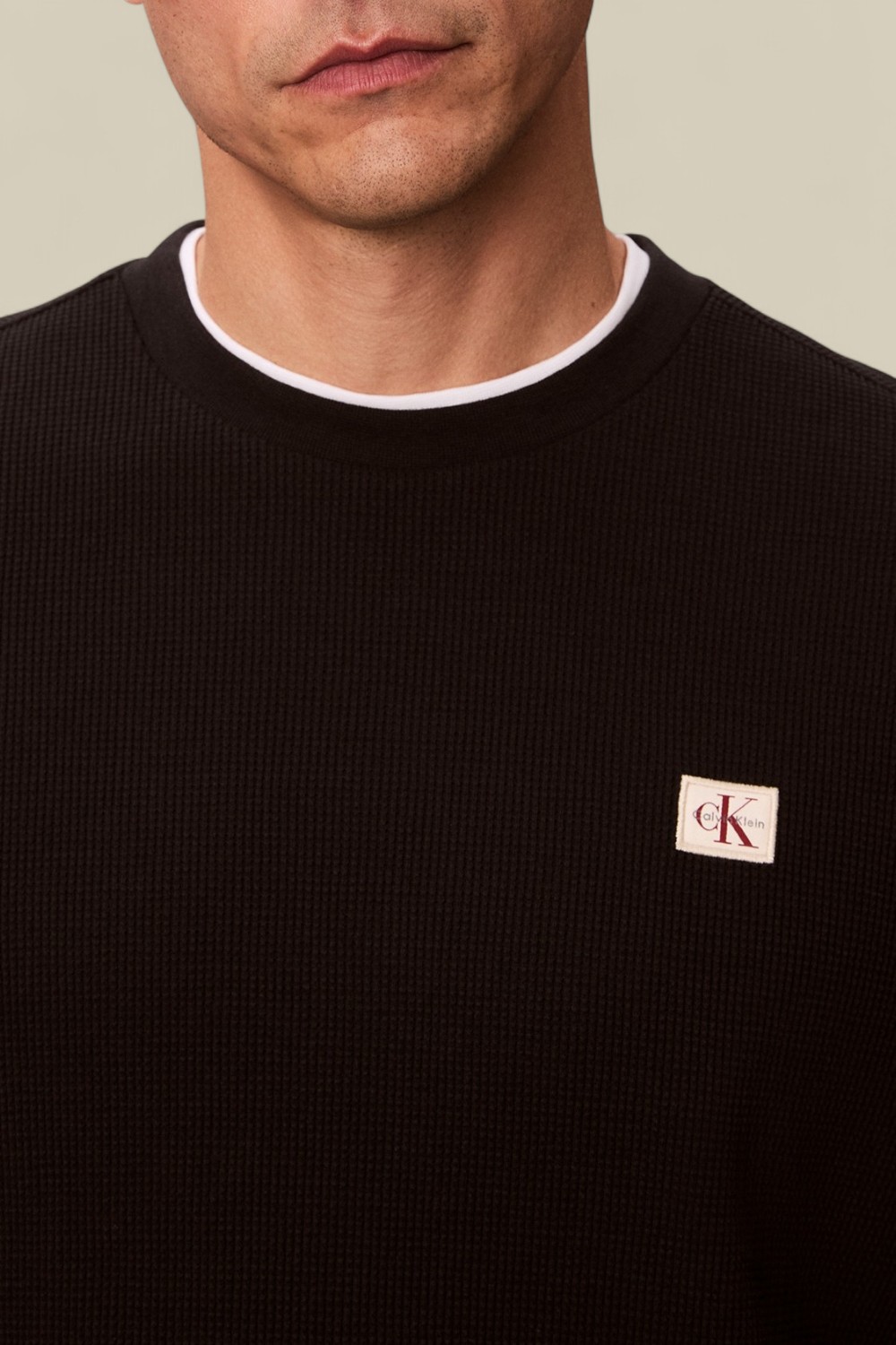 תמונת תקריב דוגמן של חולצת טי