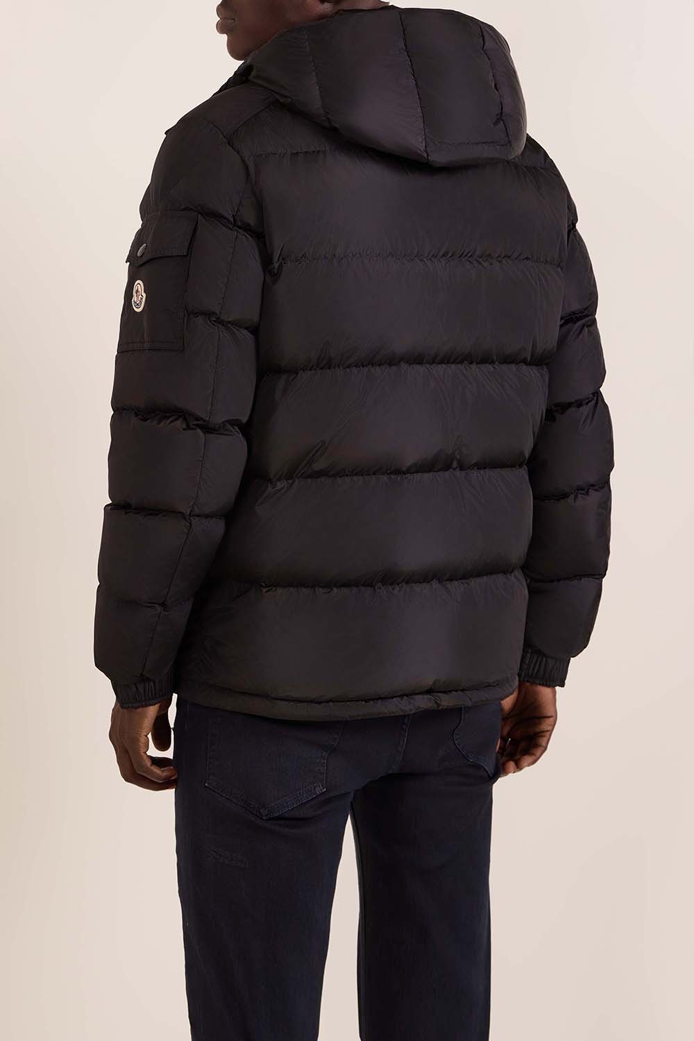 תמונת דוגמן אחורית של ז'קט