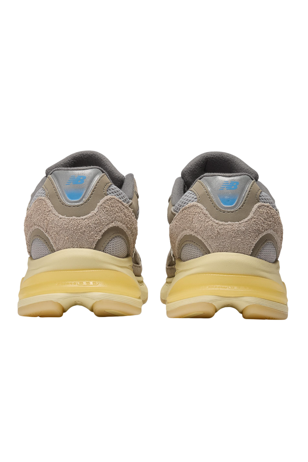 תמונת תקריב של נעלי סניקרס 2010