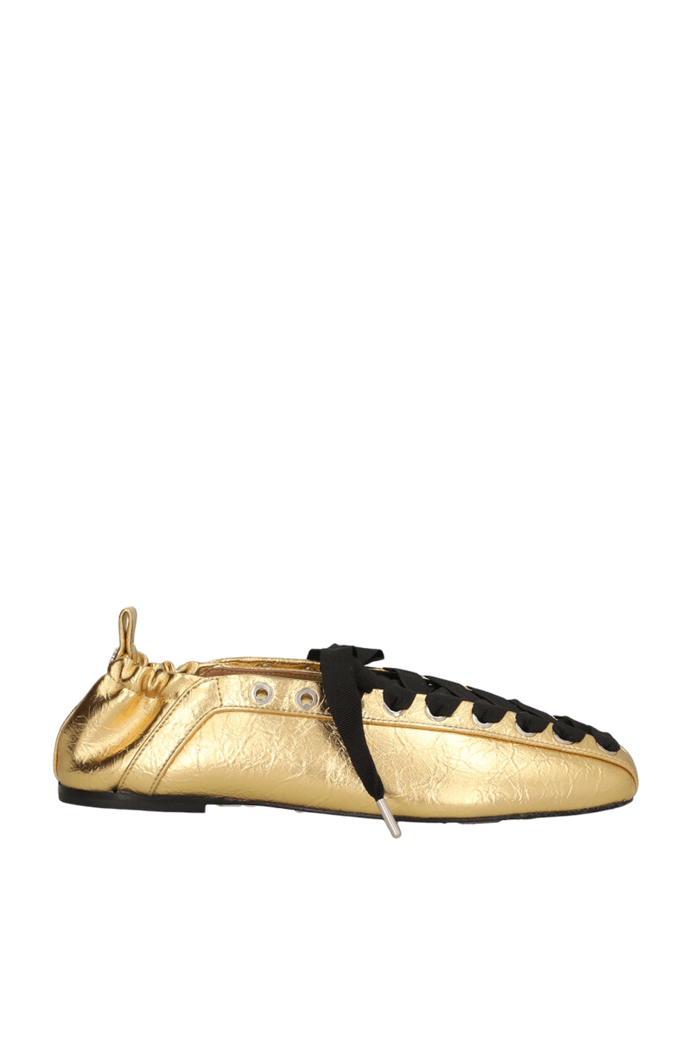 תמונה קידמית של נעלי בובה