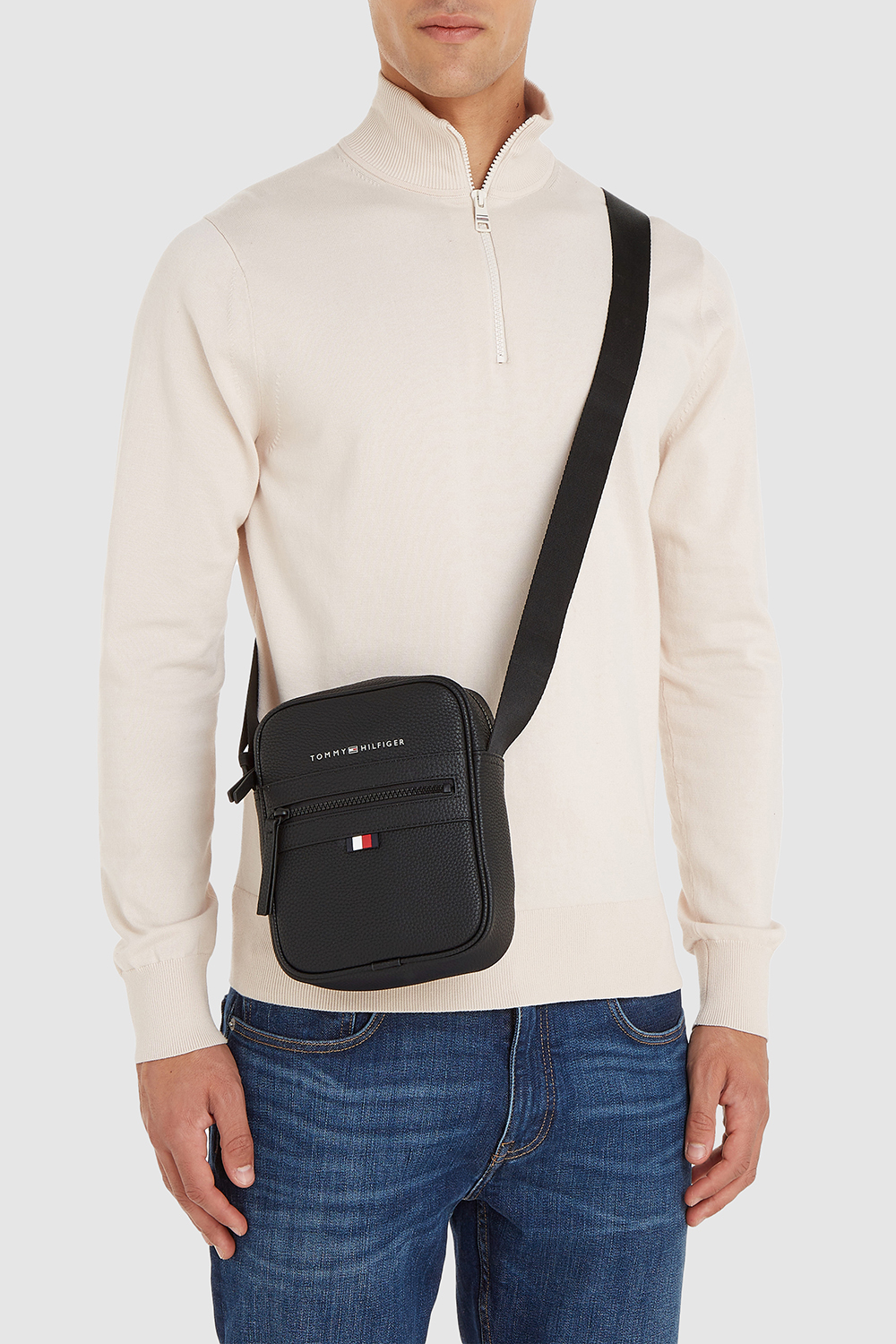 תמונת דוגמן קידמית של תיק צד