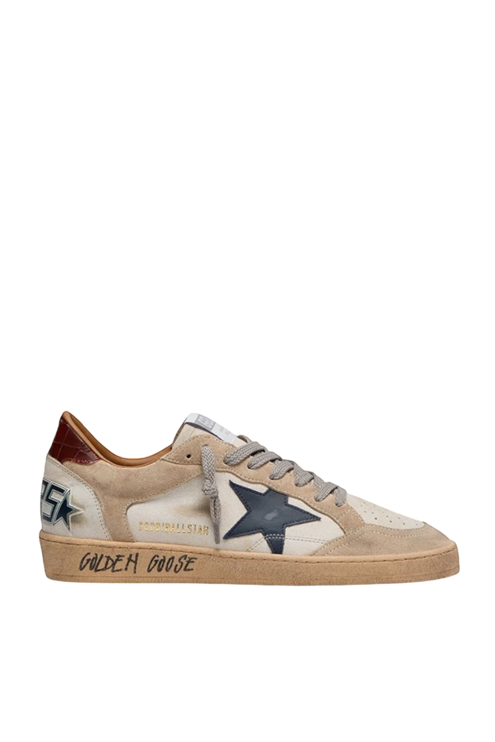 תמונה קידמית של סניקרס