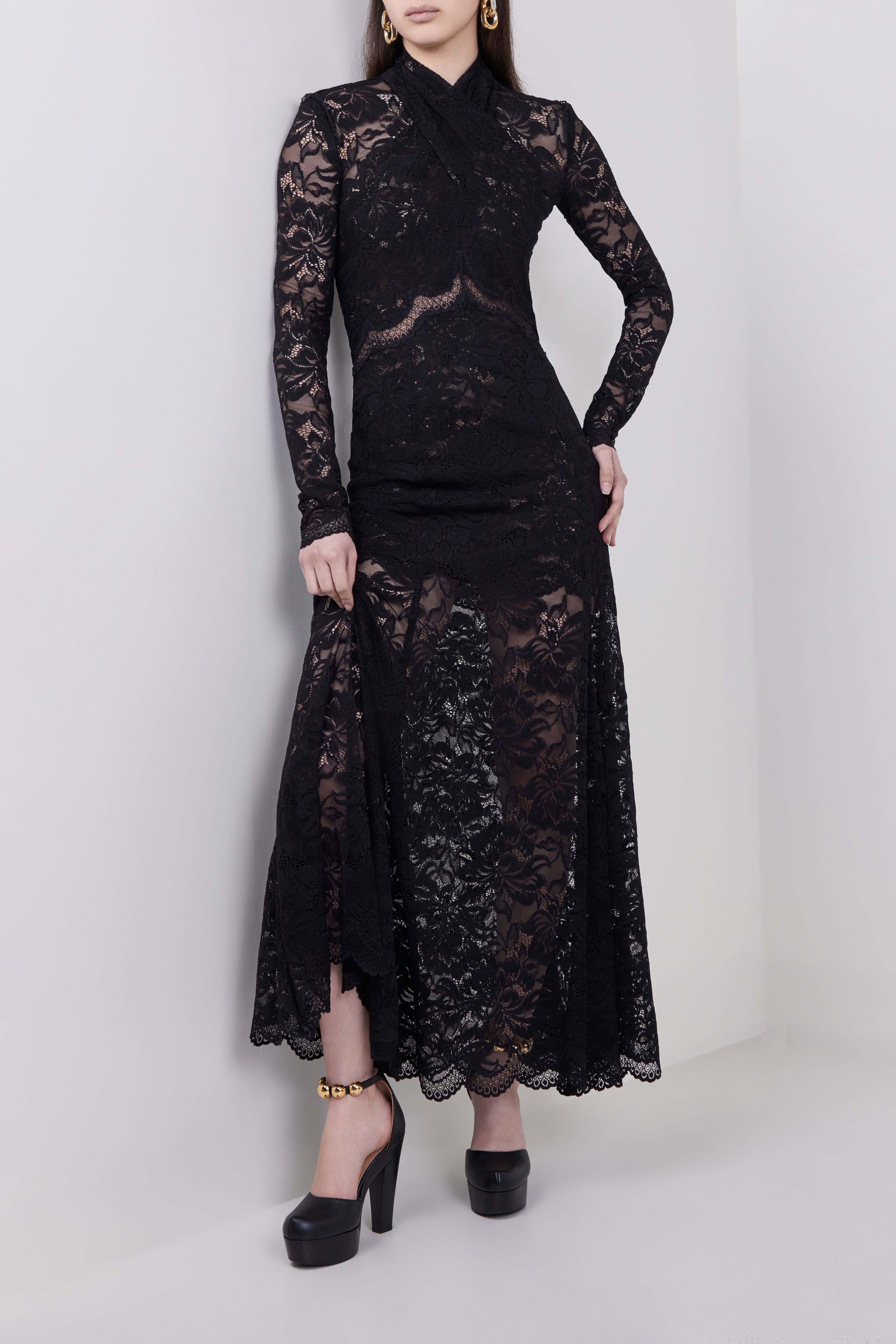 תמונת דוגמן קידמית של סנדלי עקב פלטפורמה