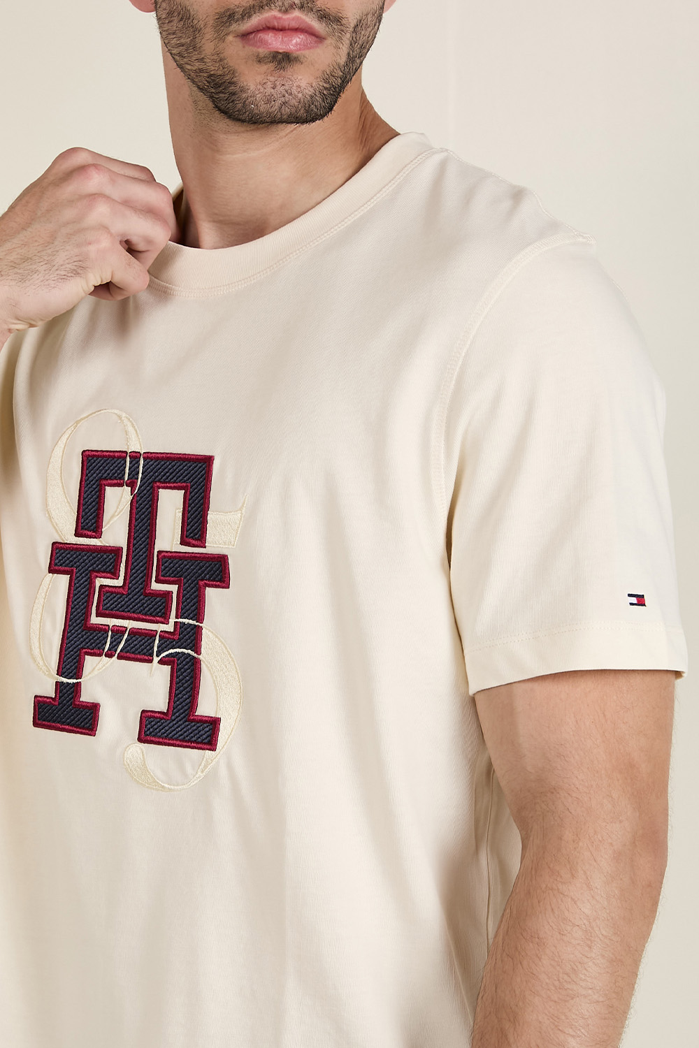 תמונת תקריב דוגמן של חולצת טי