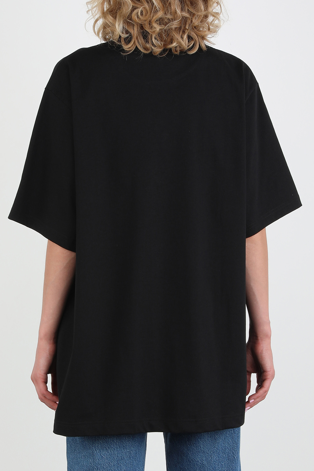 תמונת דוגמן אחורית של The Big T-Shirt in Black