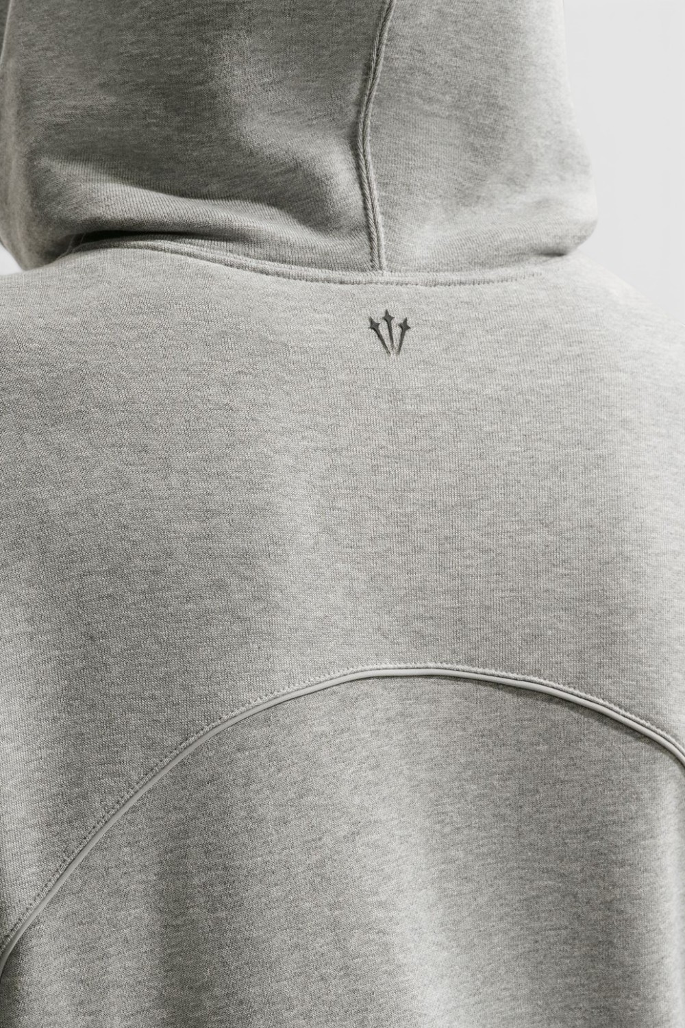 סווטשירט נייקי X נוקטה