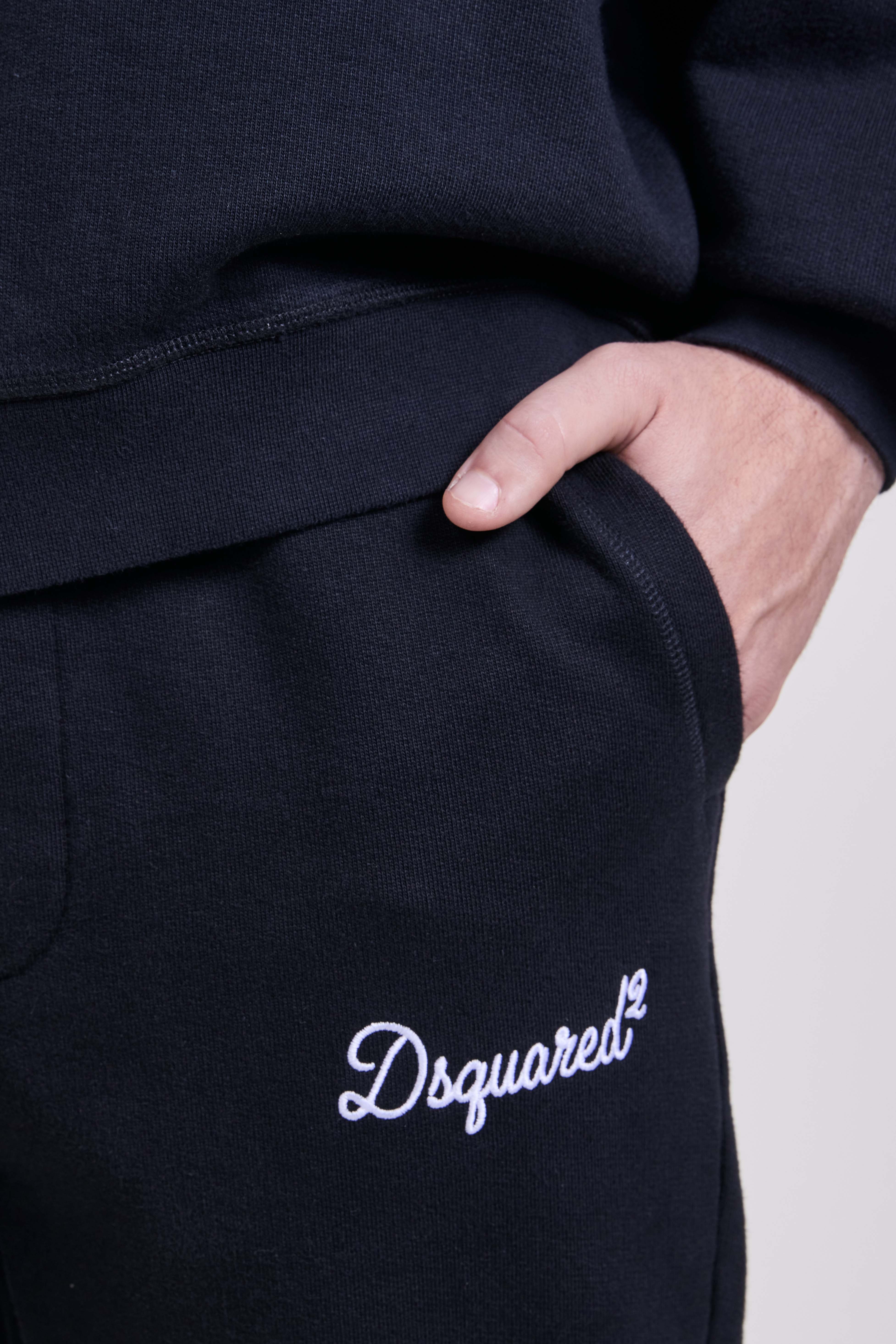 תמונת תקריב דוגמן של מכנסי ג'וגר