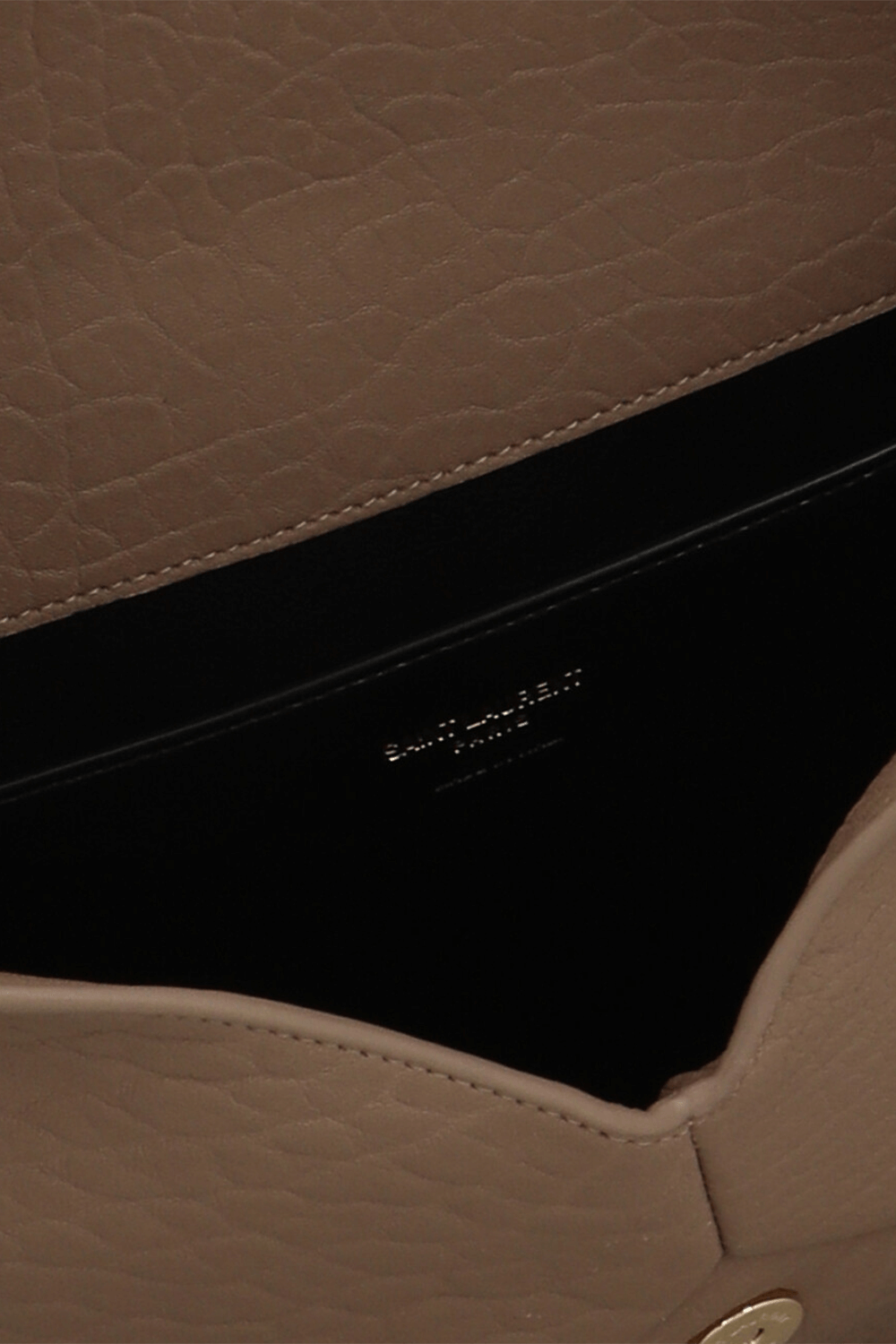 תמונת פנים של תיק קלאץ' מעטפה