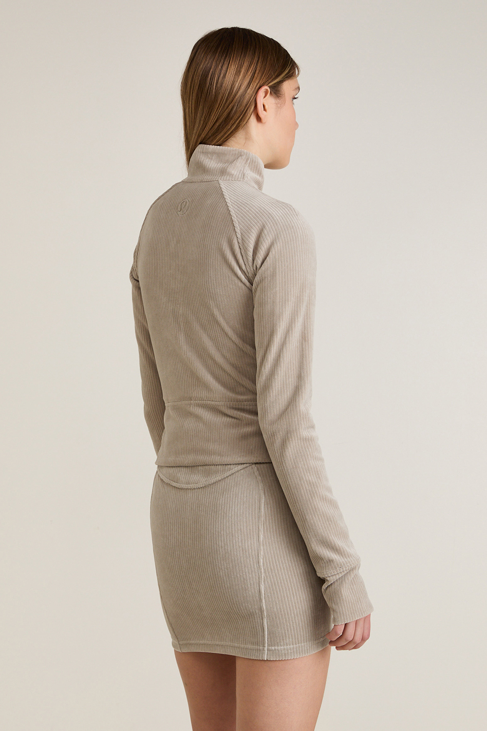 תמונת דוגמן אחורית של Scuba Track Jacket *Velvet Cord