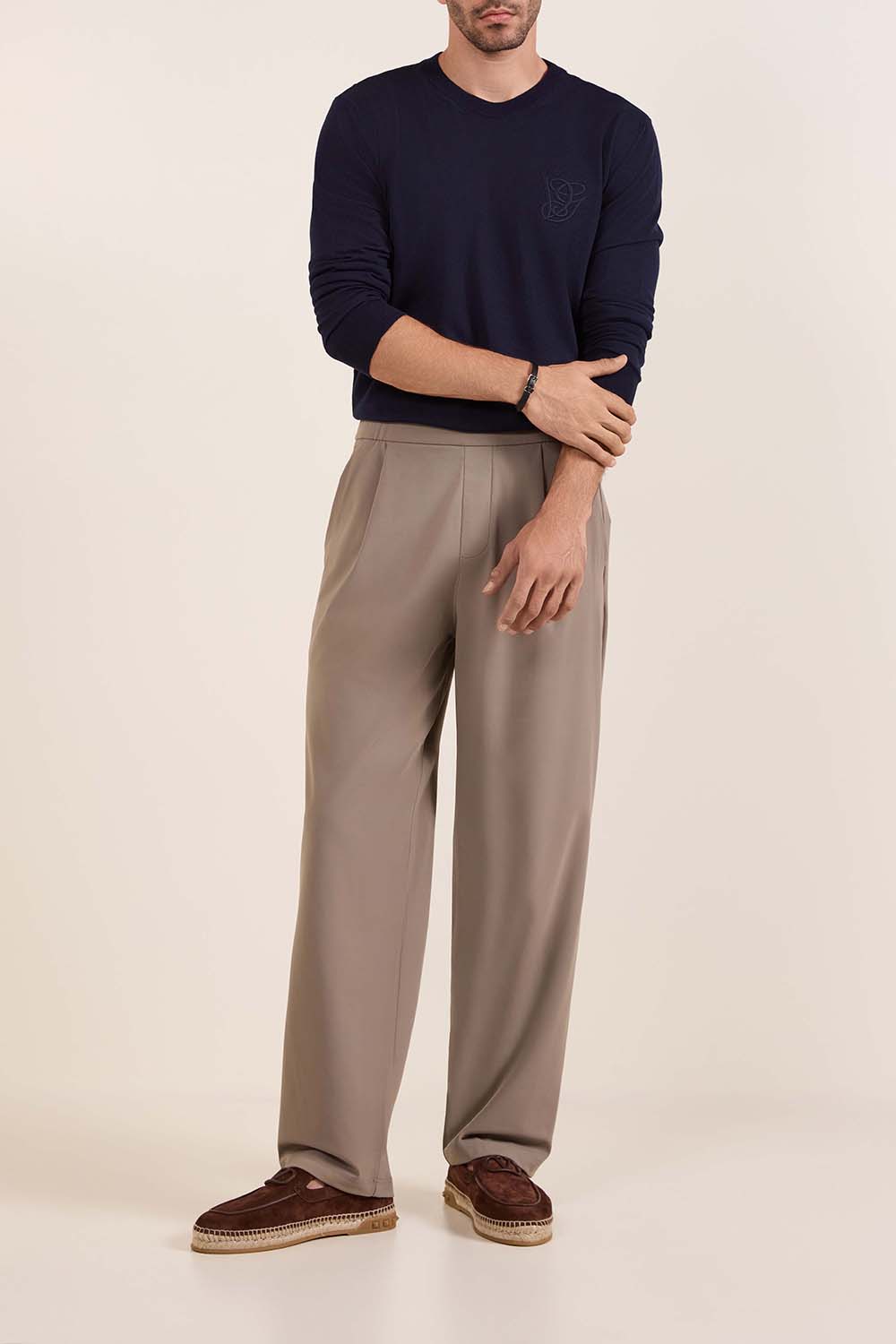 תמונת דוגמן קידמית של צמיד עור