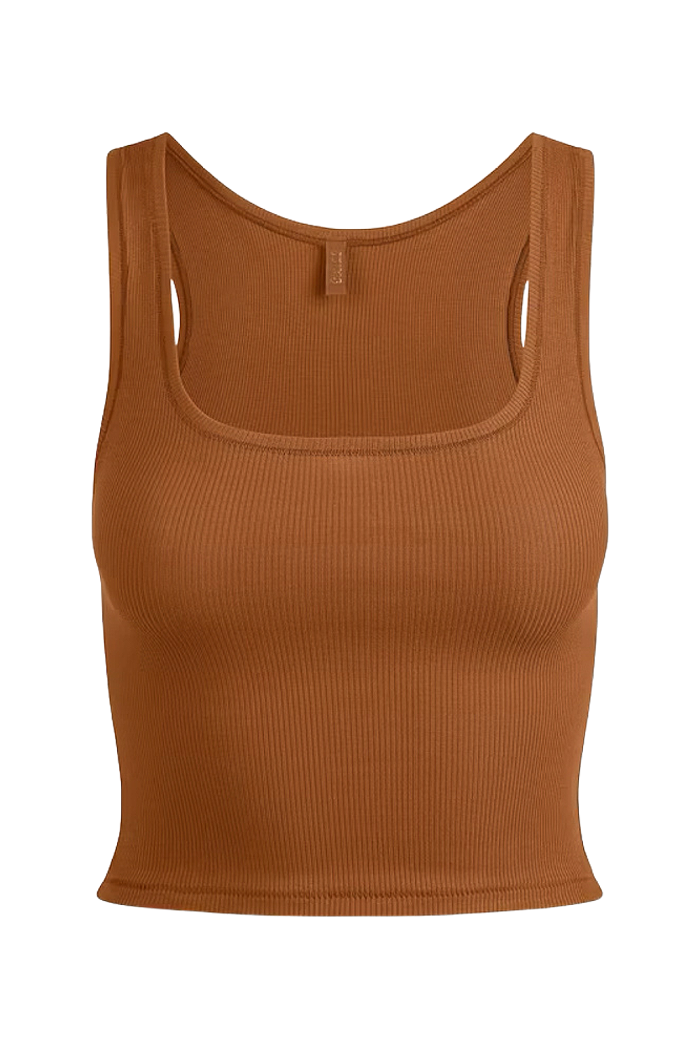 תמונה קידמית של TANK