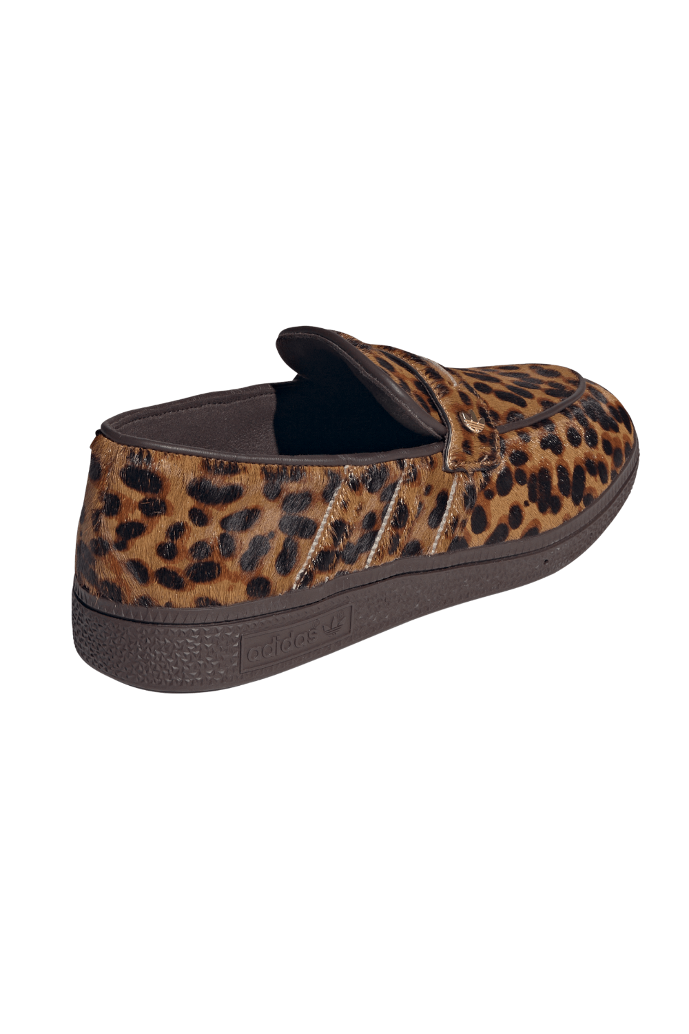 תמונת תקריב של נעלי מוקסין