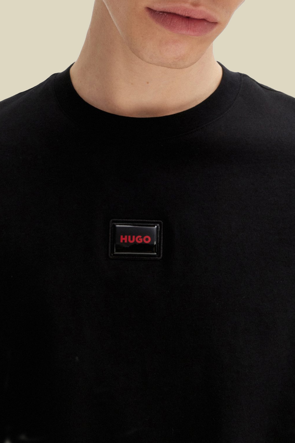 תמונת תקריב דוגמן של חולצת טי