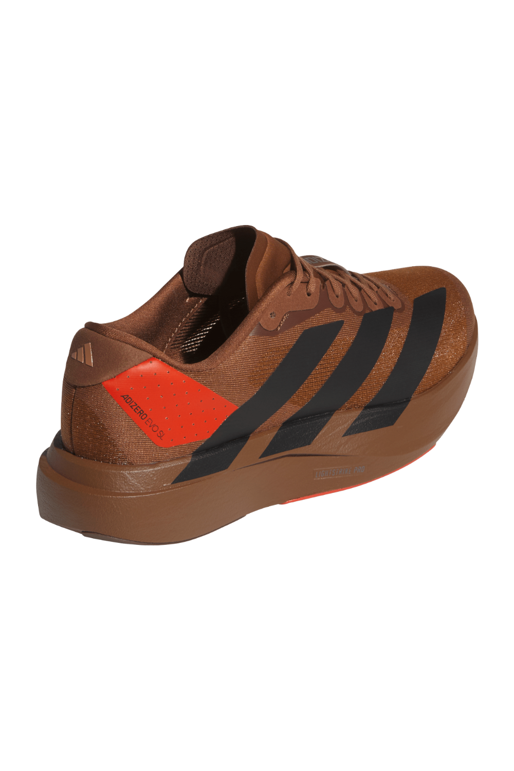 תמונת תקריב של נעלי ריצה אדיזירו איבו אדידס X פארל ויליאמס