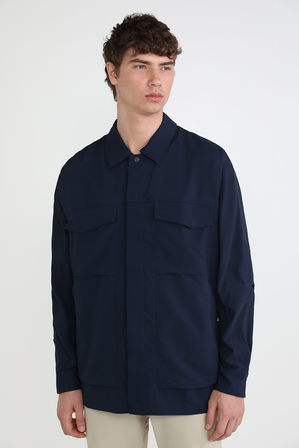 תמונת דוגמן קידמית של Cargo Pocket Shirt Jacket