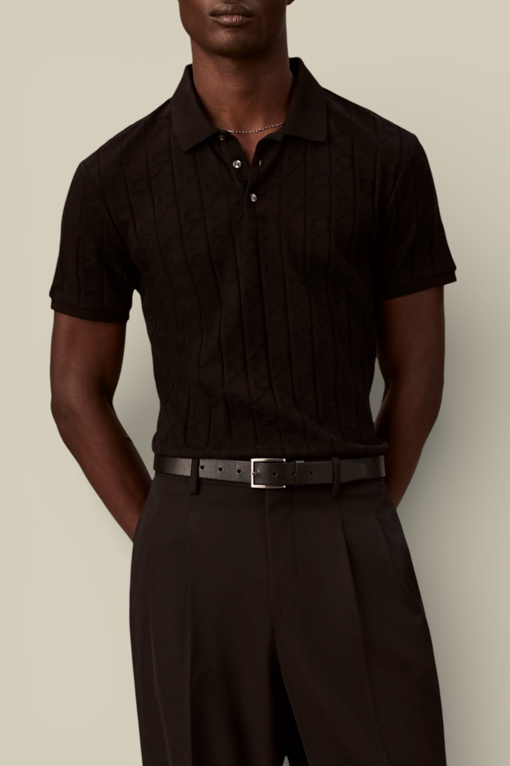 תמונת דוגמן קידמית של חולצת פולו