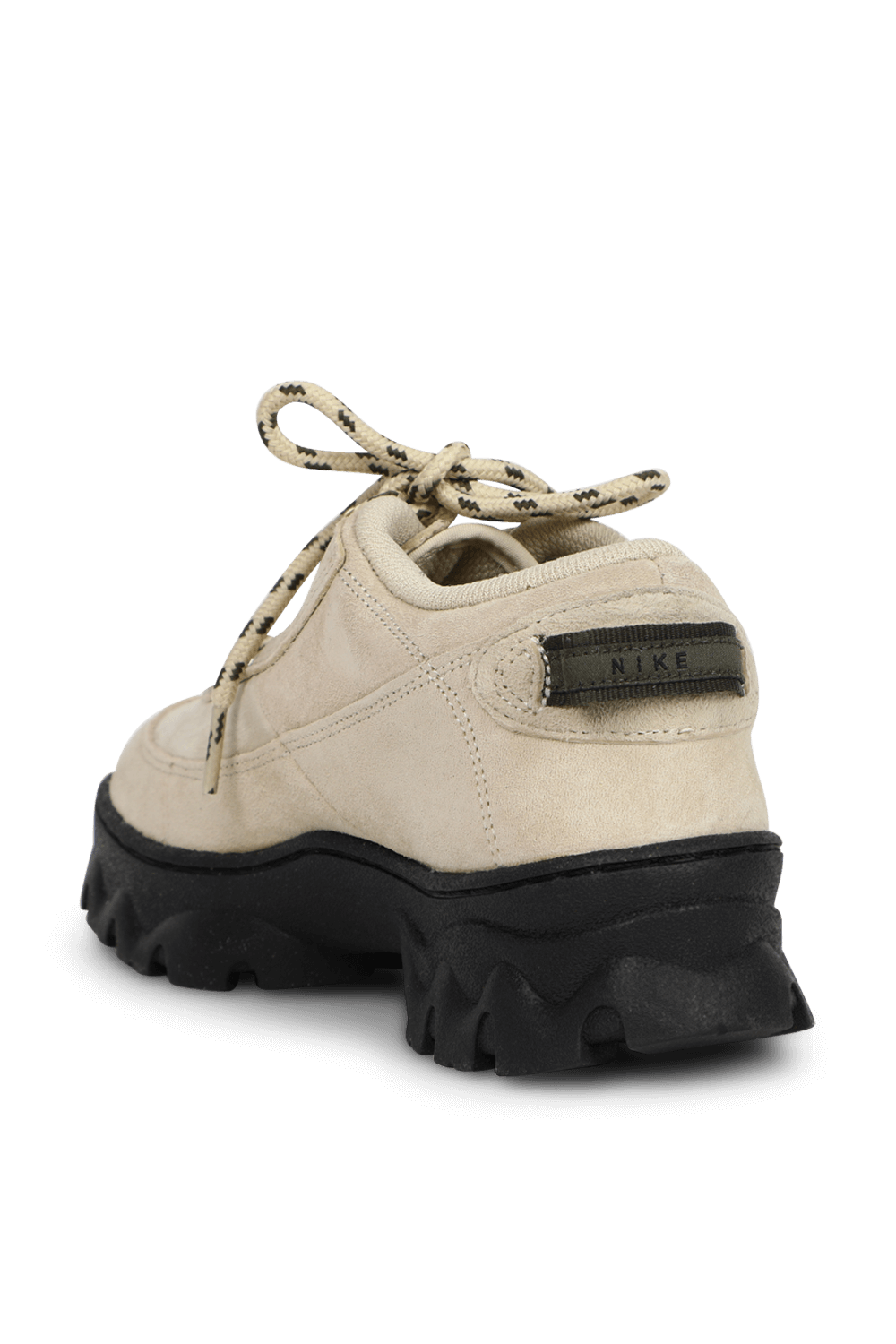 תמונה אחורית של נעלי ספורט גבוהות בגווני בז' ושחור עם לוגו