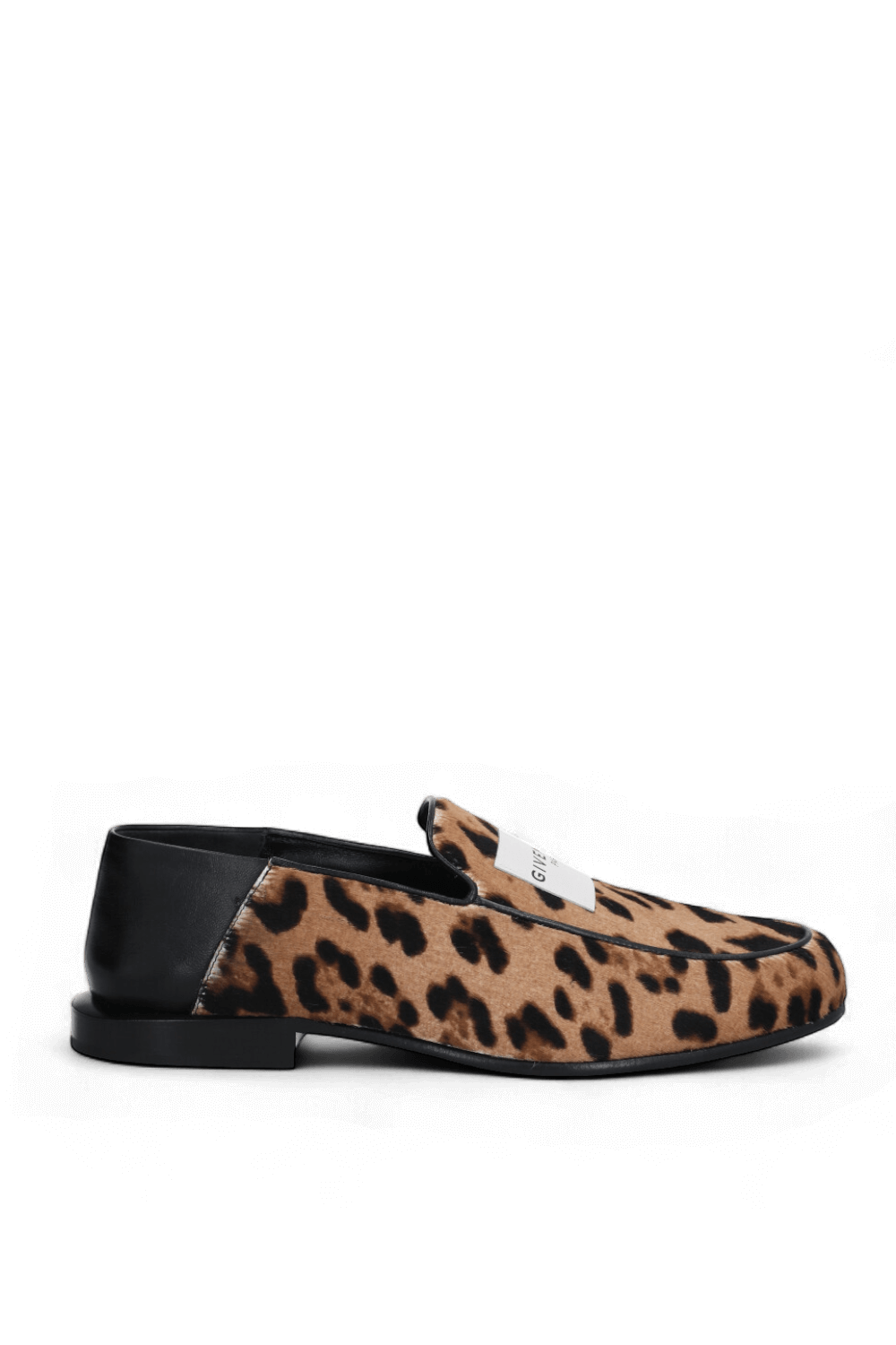 תמונה קידמית של נעלי סליפ און