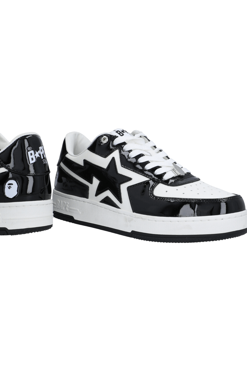 תמונת תקריב של נעלי סניקרס אייקון 1 M2