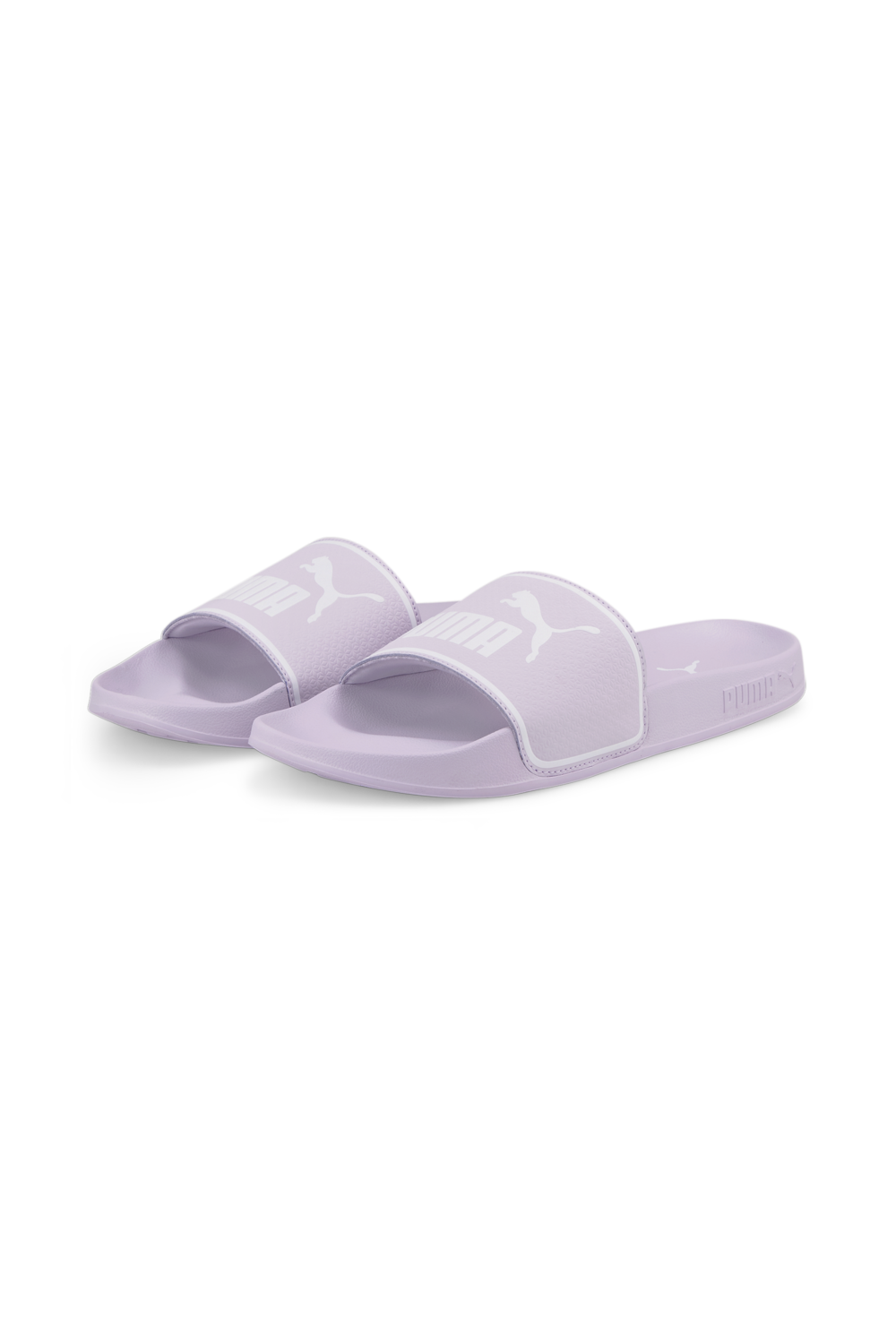 תמונת תקריב של כפכפי סליידס