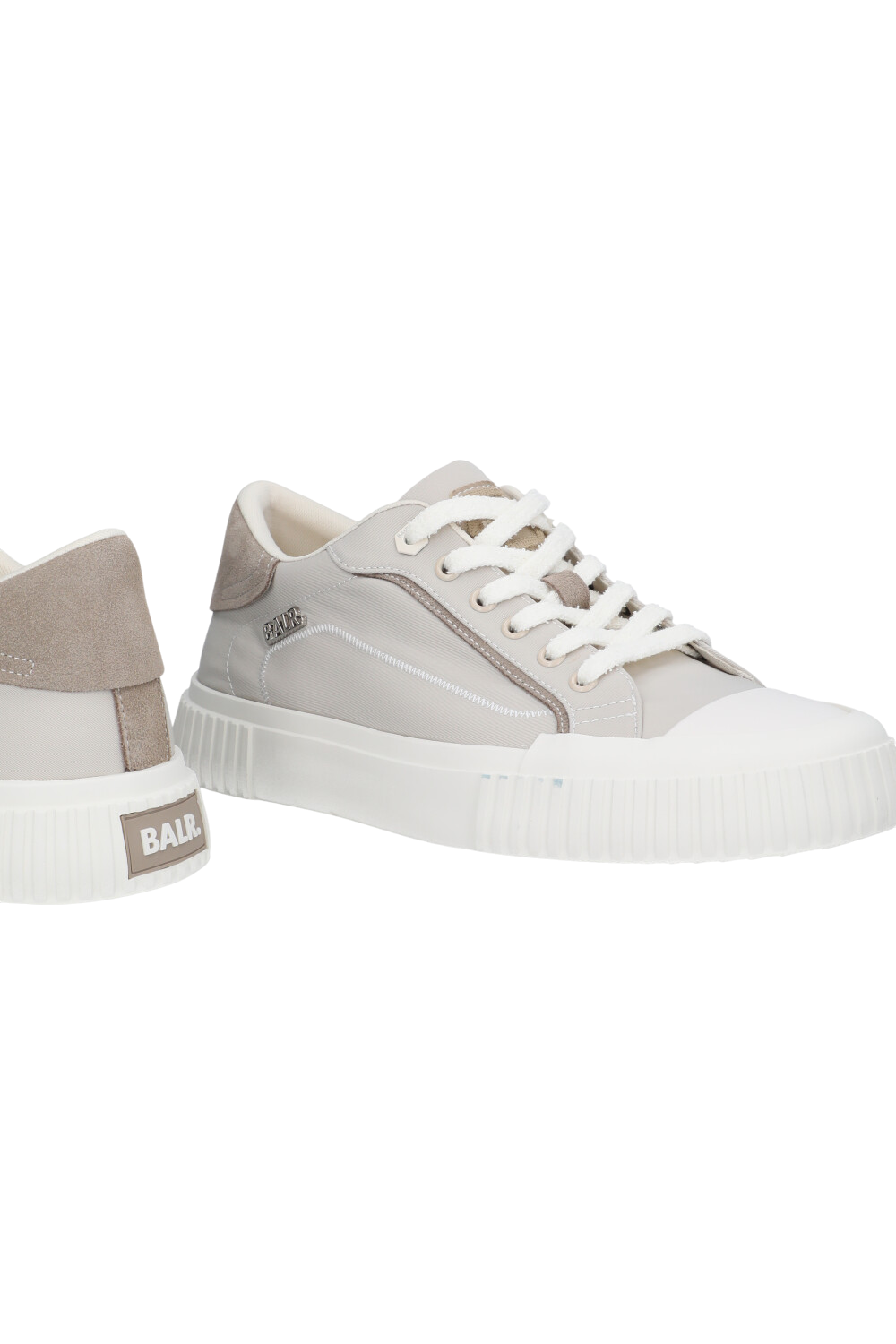 תמונת תקריב של סניקרס