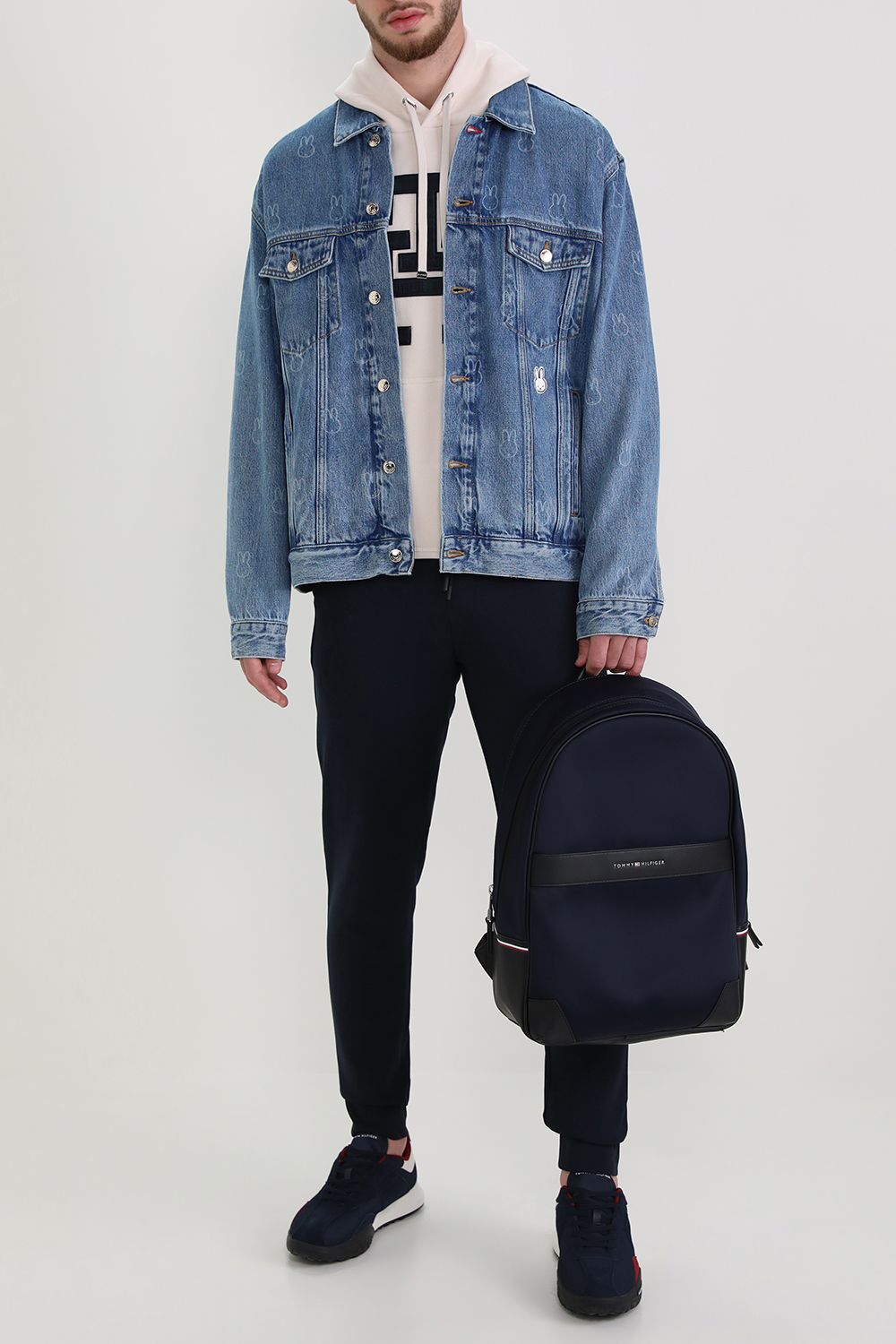 תמונת דוגמן קידמית של תיק גב ניילון