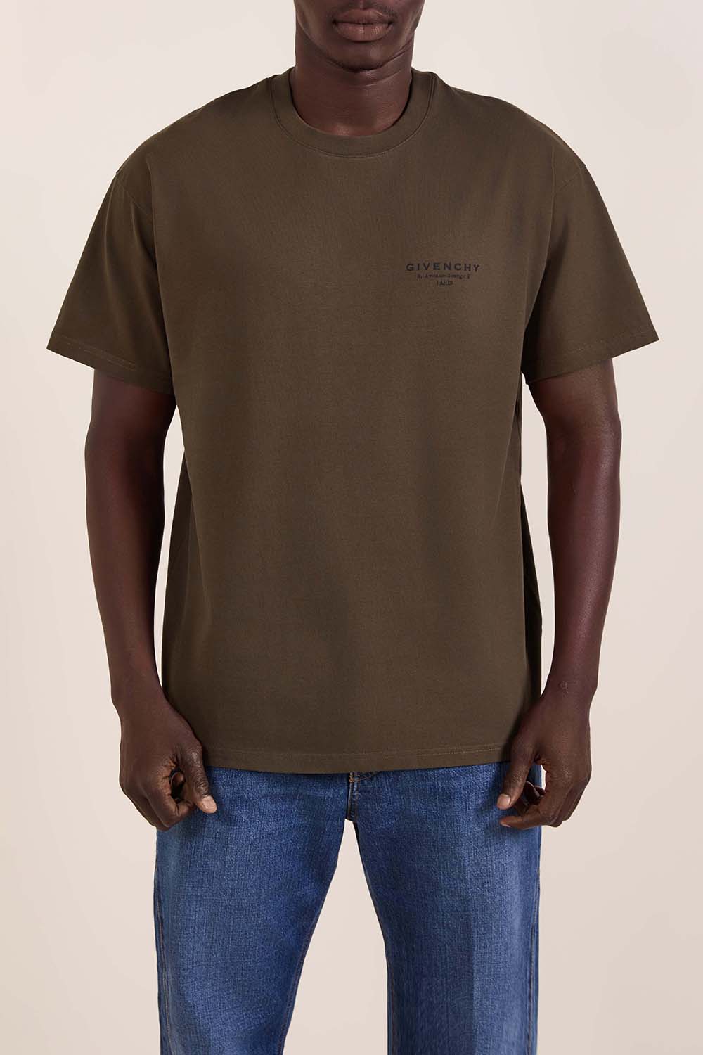 תמונת דוגמן קידמית של חולצת טי