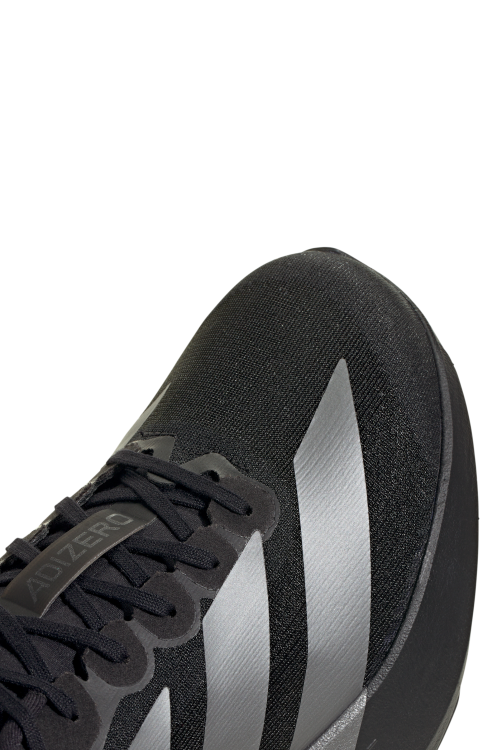 תמונת פנים של נעלי סניקרס