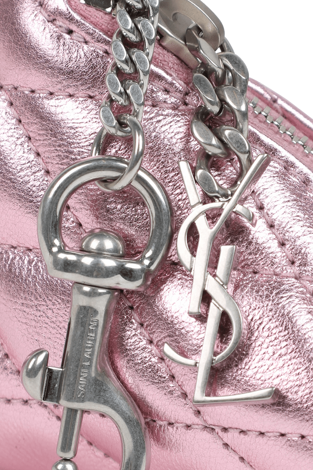 תמונת תקריב של תיק ברלינגו בגודל קטן בגוון ורוד מבריק