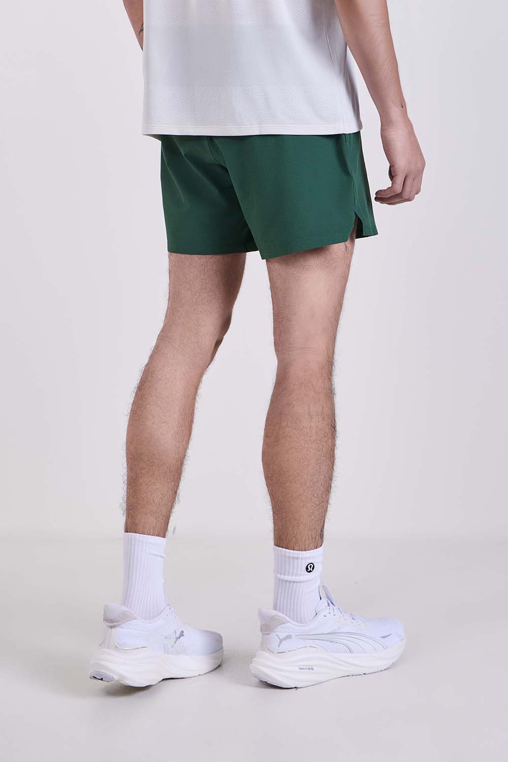 תמונת דוגמן אחורית של Mile Maker Ripstop Lined Short 6''