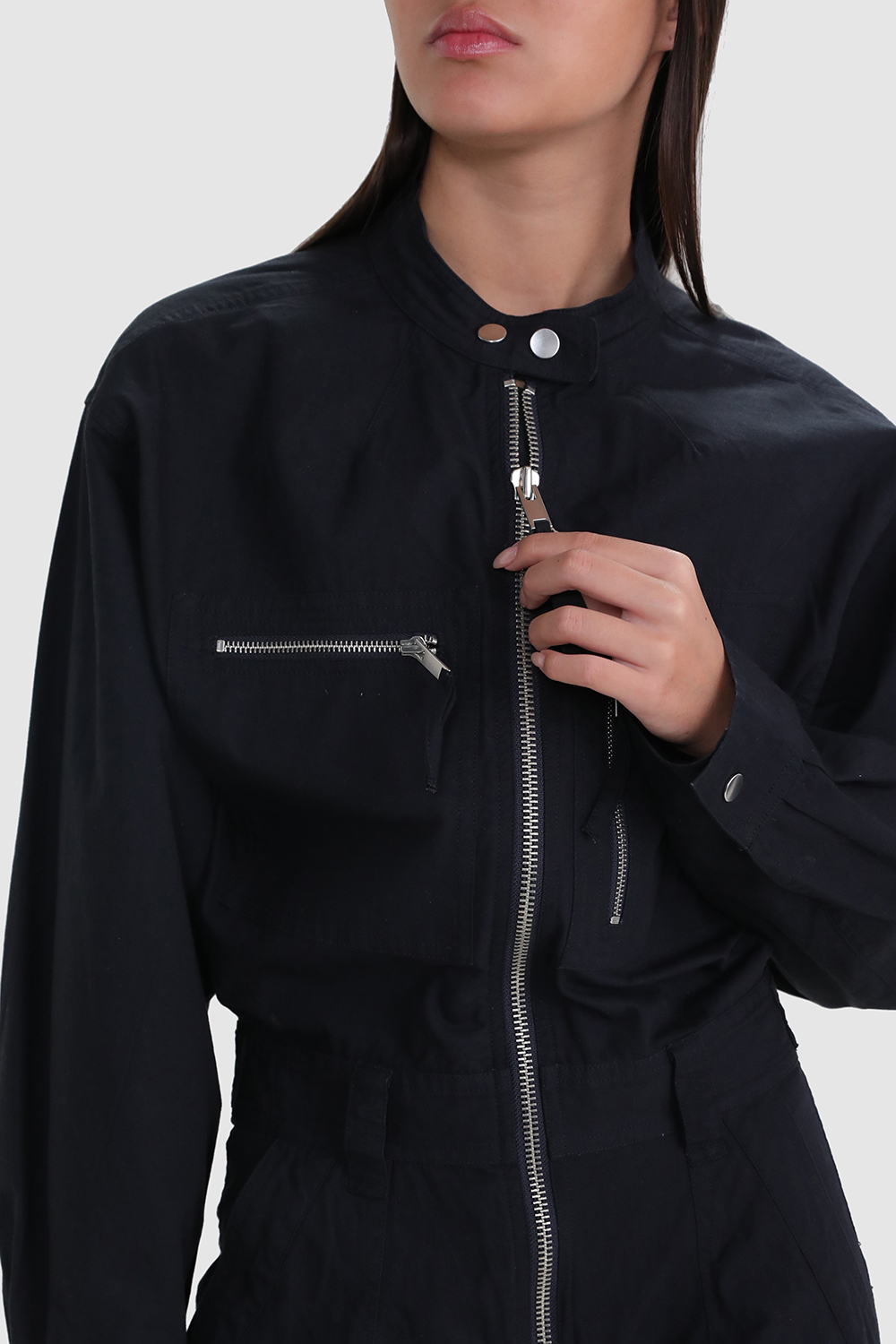 תמונת תקריב דוגמן של אוברול ארוך