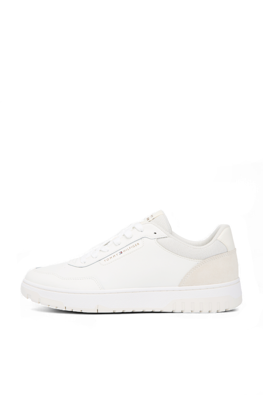 תמונה אחורית של נעלי סניקרס