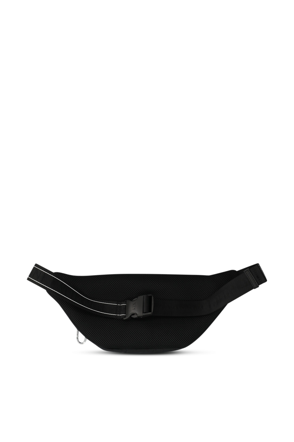 תמונה אחורית של פאוץ`