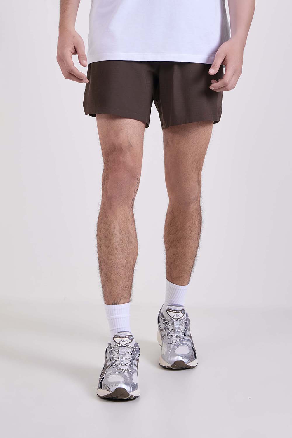 תמונת דוגמן קידמית של Mile Maker Ripstop Lined Short 6''