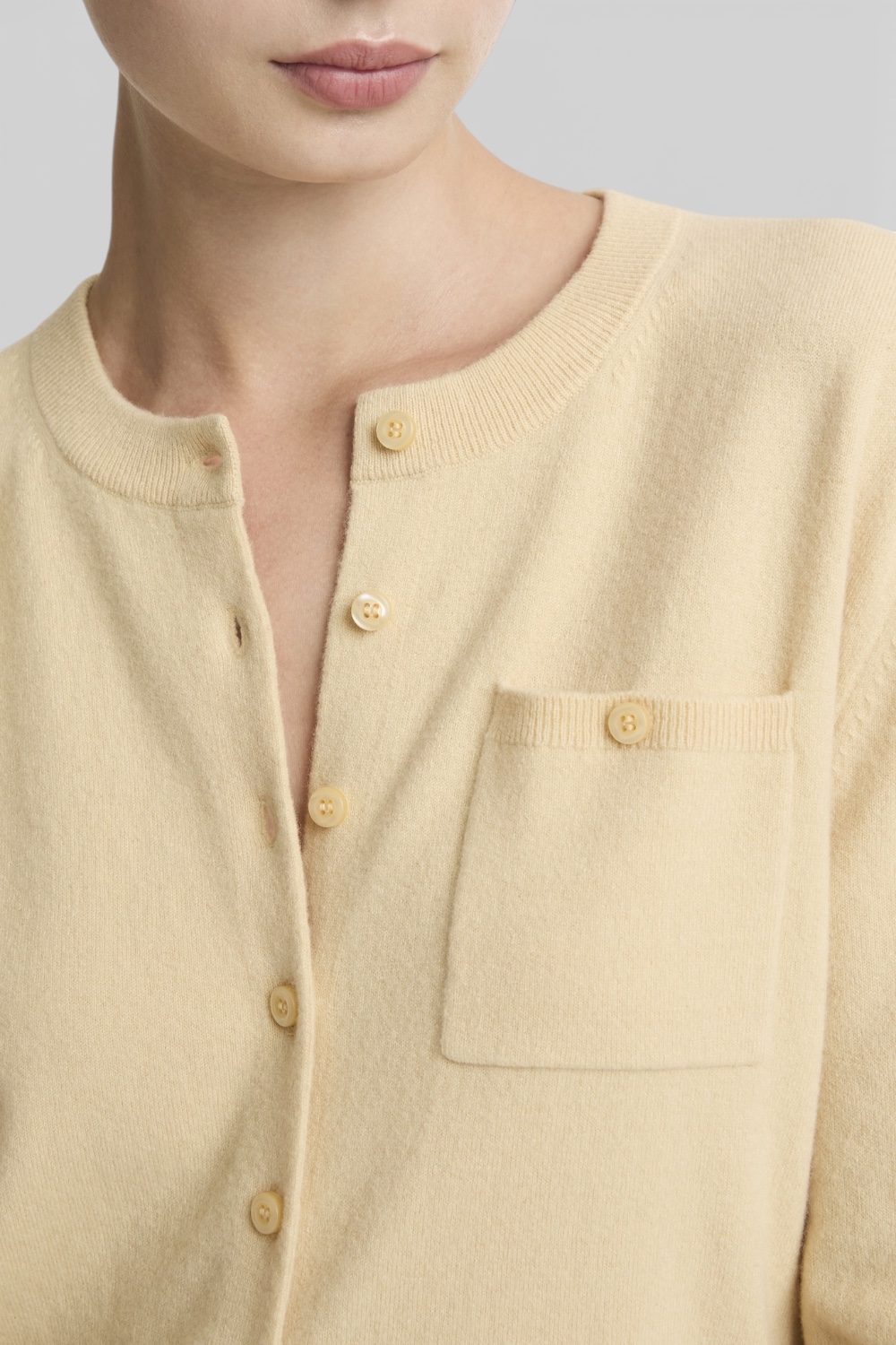 תמונת תקריב דוגמן של סריג קרדיגן