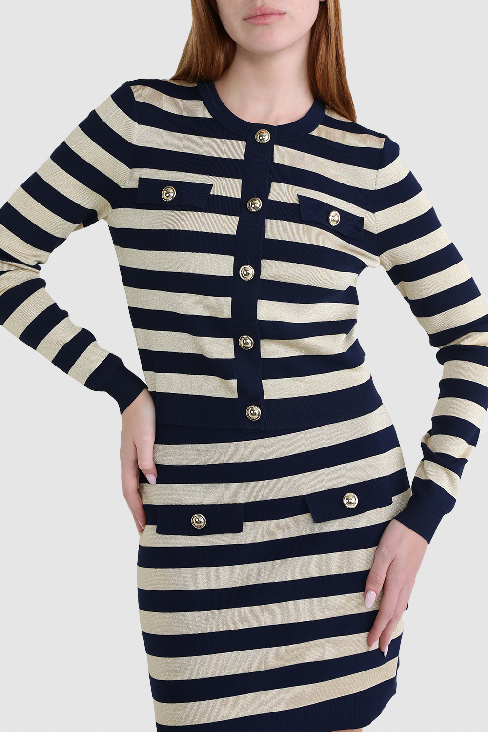 תמונת דוגמן קידמית של קרדיגן פסים